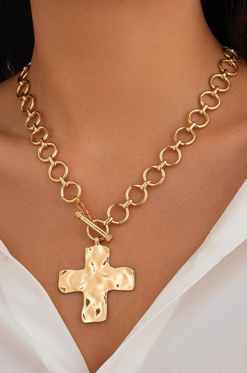 Necklace - NOTABLE HAMMERED CROSS FRONT TOGGLE