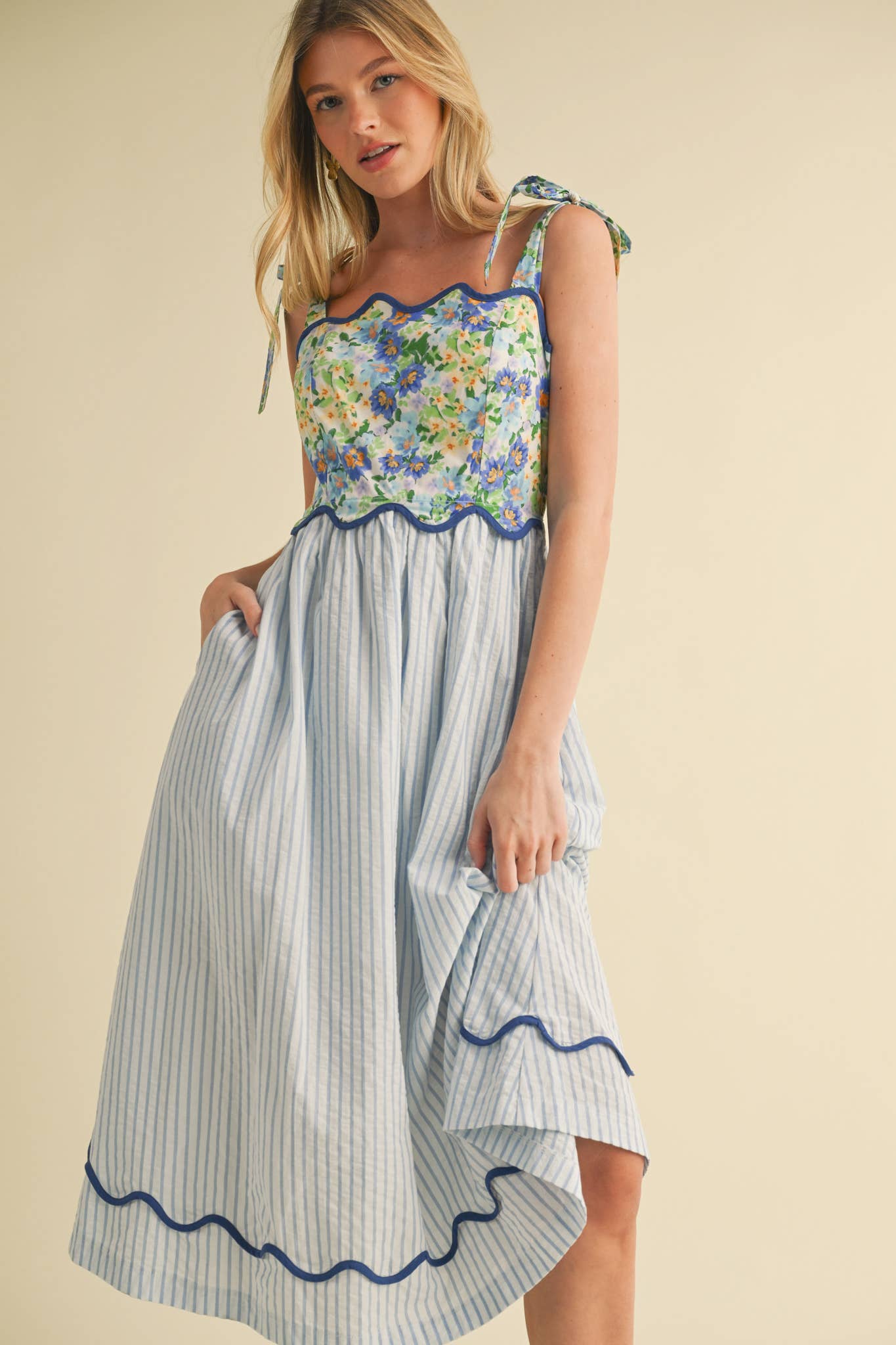Dress- SCALLOPED MIXED PRINT