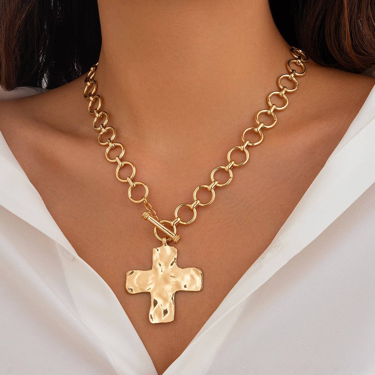 Necklace - NOTABLE HAMMERED CROSS FRONT TOGGLE