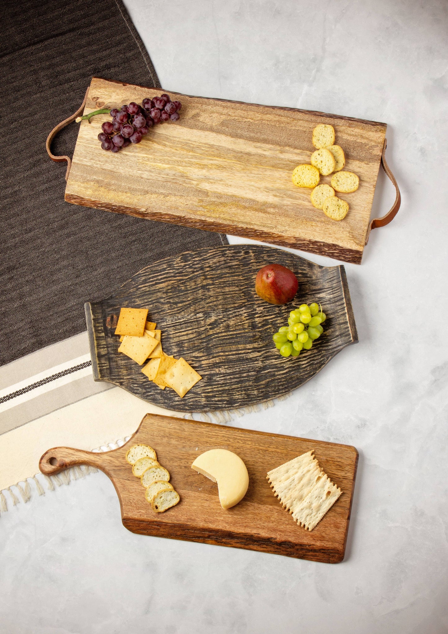 Live Edge Handle Cutting Board