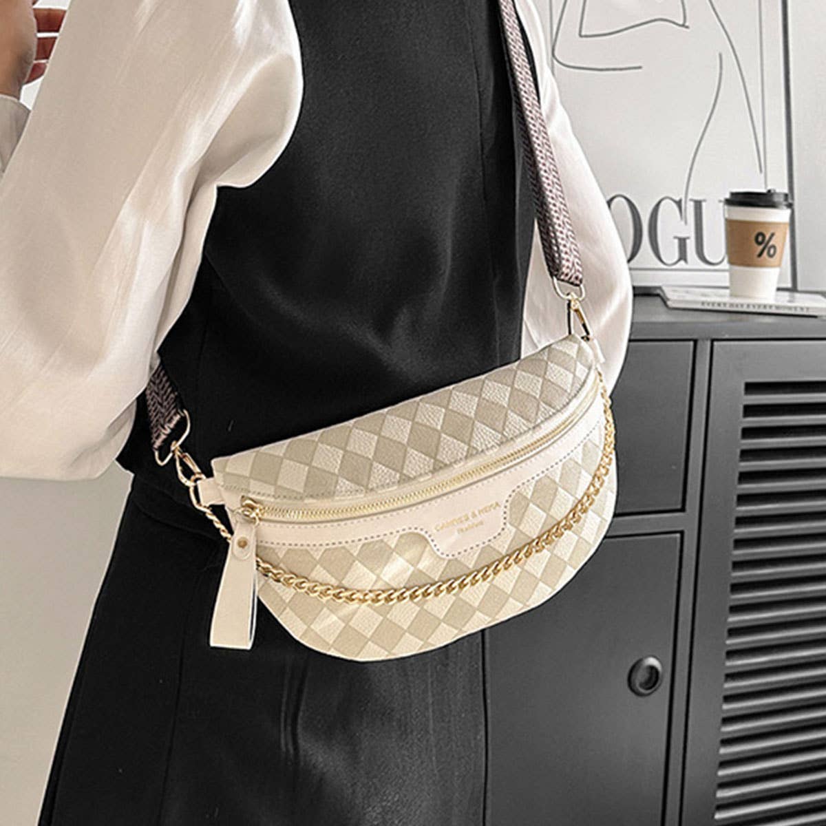 PYRAMID CHECK PU EVERYDAY BELT BAG