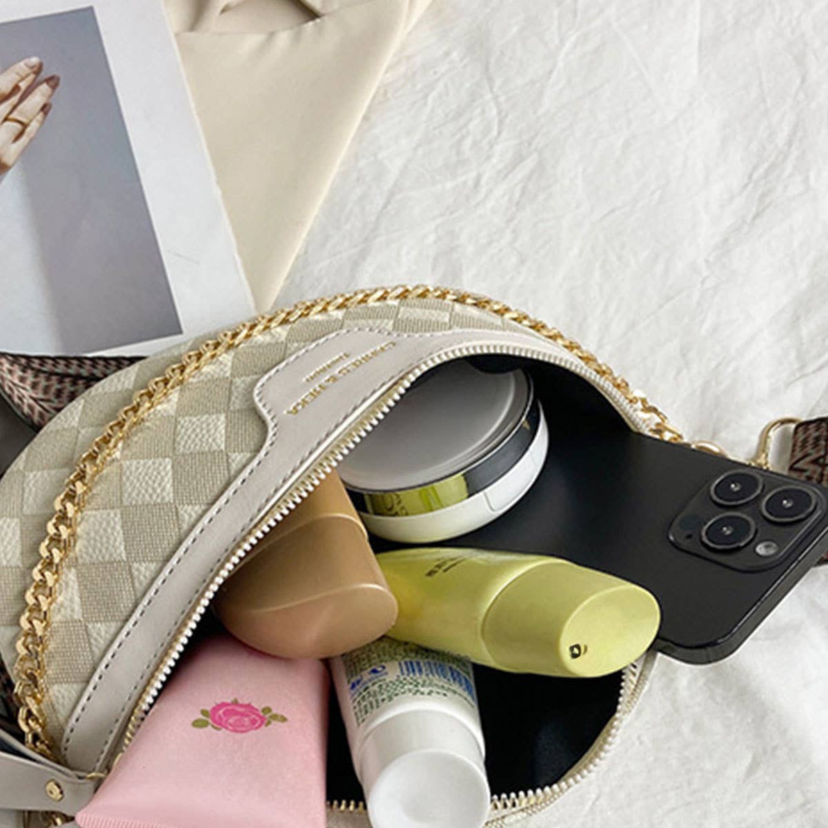 PYRAMID CHECK PU EVERYDAY BELT BAG